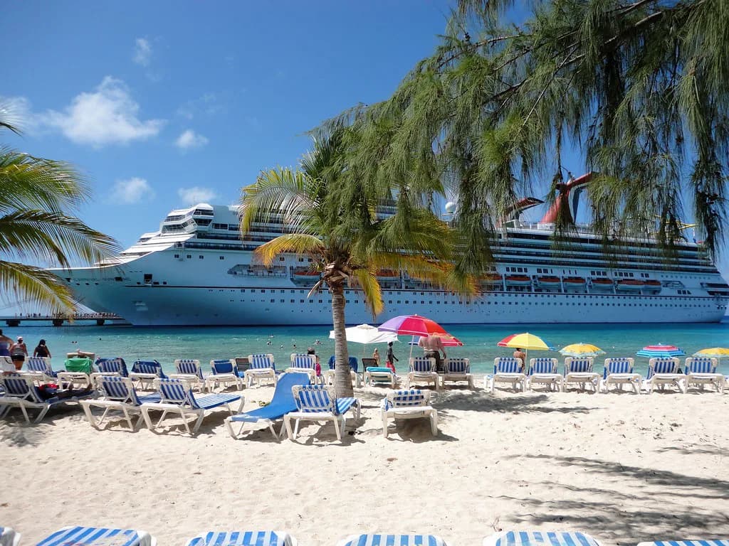 Snorkeling in Turks and Caicos: Best Spots by Island
