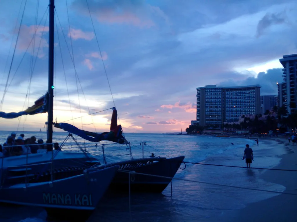 Waikiki Snorkeling: Shore Entries, Reefs and What You'll See
