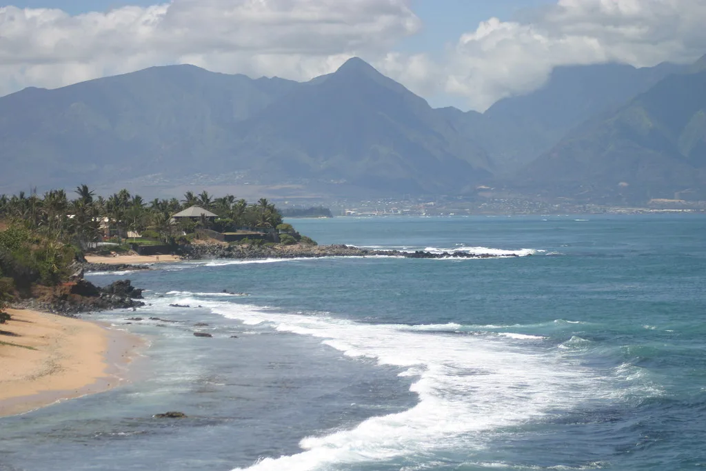 Surf rolling into a Maui bay, Hawaii