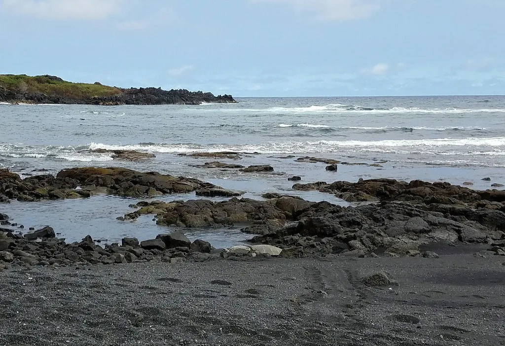 Driving for our first snorkel, Big Island, Ford SUV