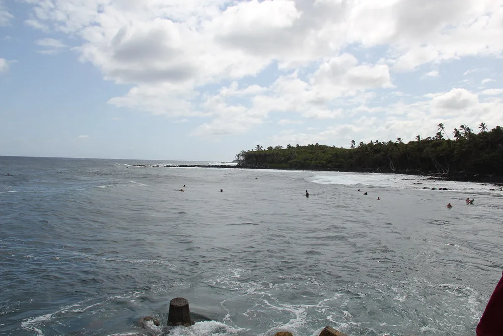 Snorkeling and surfing site, Big Island